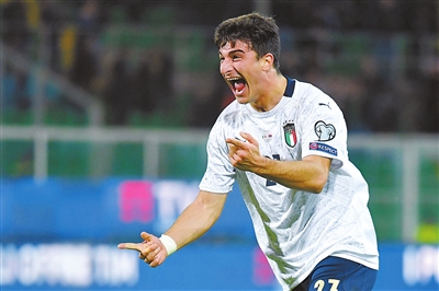 这种防守漏 这种防守漏